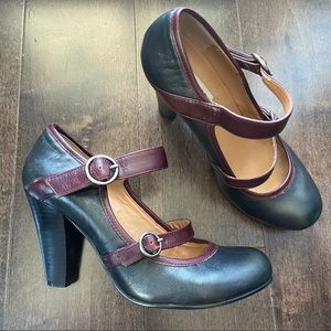 Steve Madden Black and Burgundy Mary Jane Heels size 6